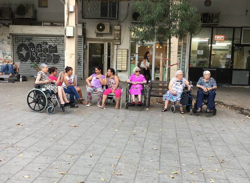 Ein Schwätzchen mit Kolleginnen/A Chat with Fellows