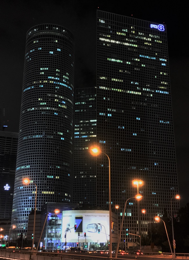 Azrieli Center bei Nacht/By Night